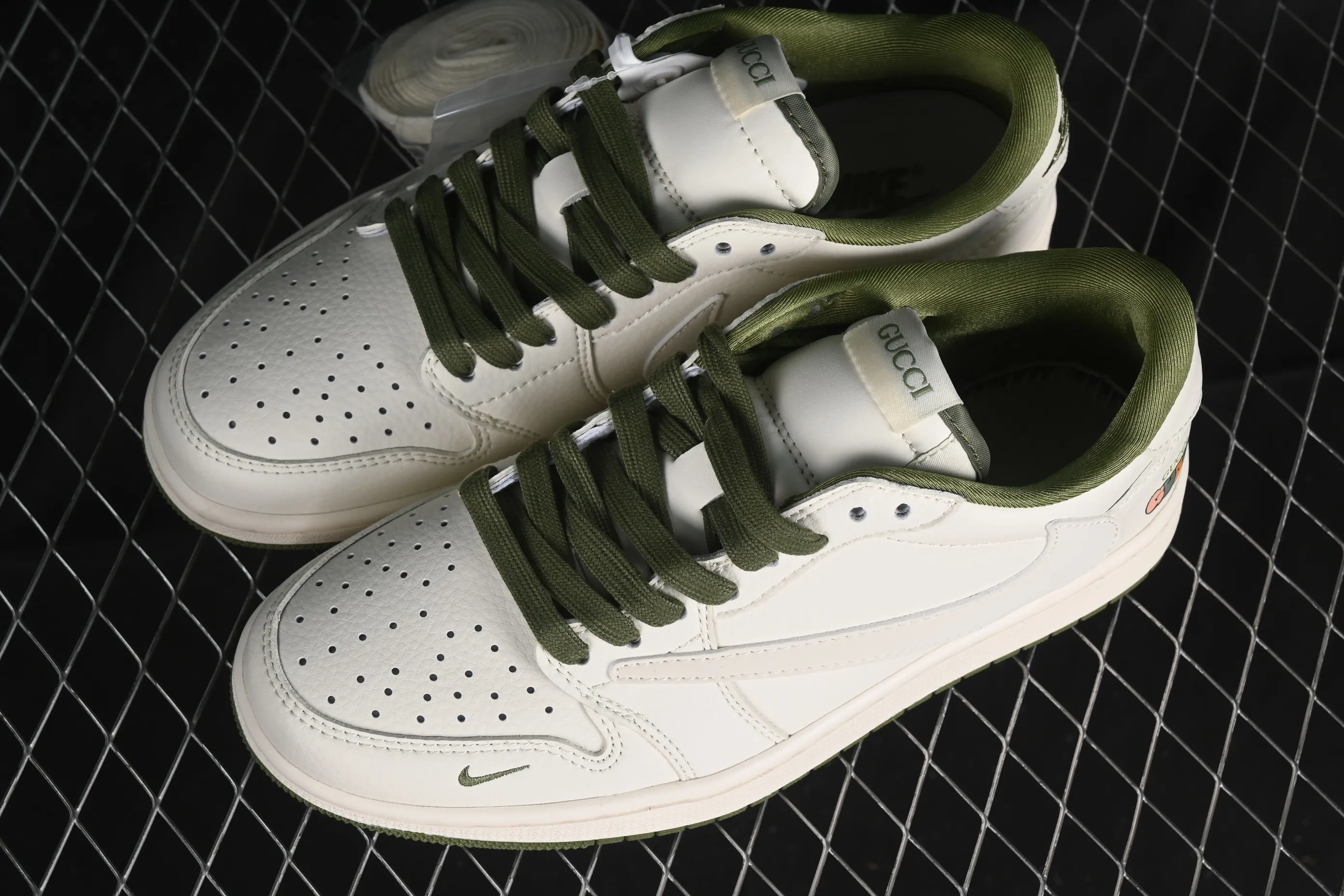 All categories Air Jordan Jordan series basketball shoes Air Jordan 1 Low High-end customized low-top sneakers Travis Scott x Fragment Design x Air Jordan 1 Low OG SP AJ1 Joe 1 Gucci joint-off-white fresh green low-top cultural casual sneakers DM6688-606